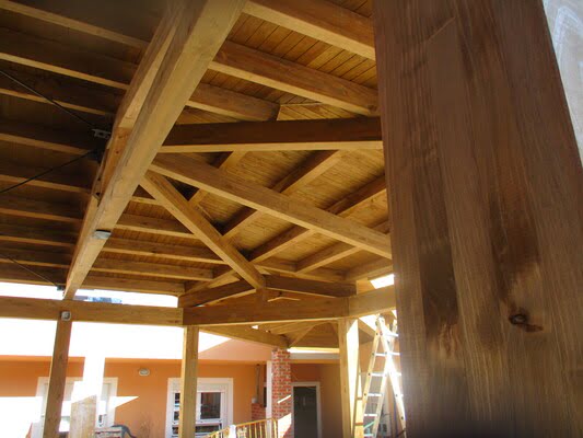 pérgola en madera, vigas de madera, pérgola madera, porche de madera, carpintería de madera, traviesas de madera, techos de madera, tipos de madera